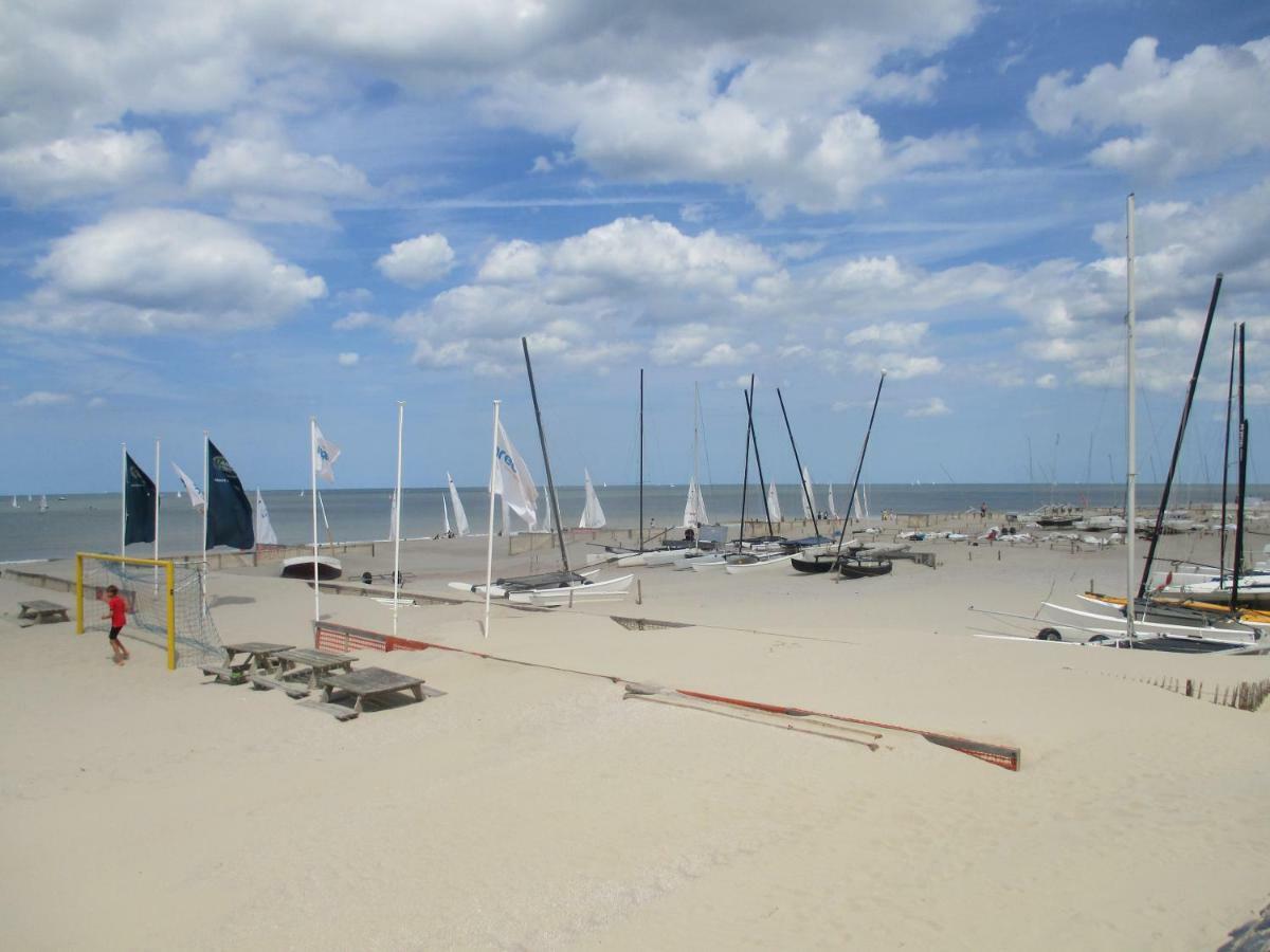 Studio With Sea View And Panoramic View In Bredene Buitenkant foto